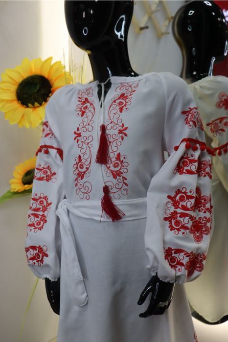 Дитячі моделі вишиванок -суконь на вік 8-10 років