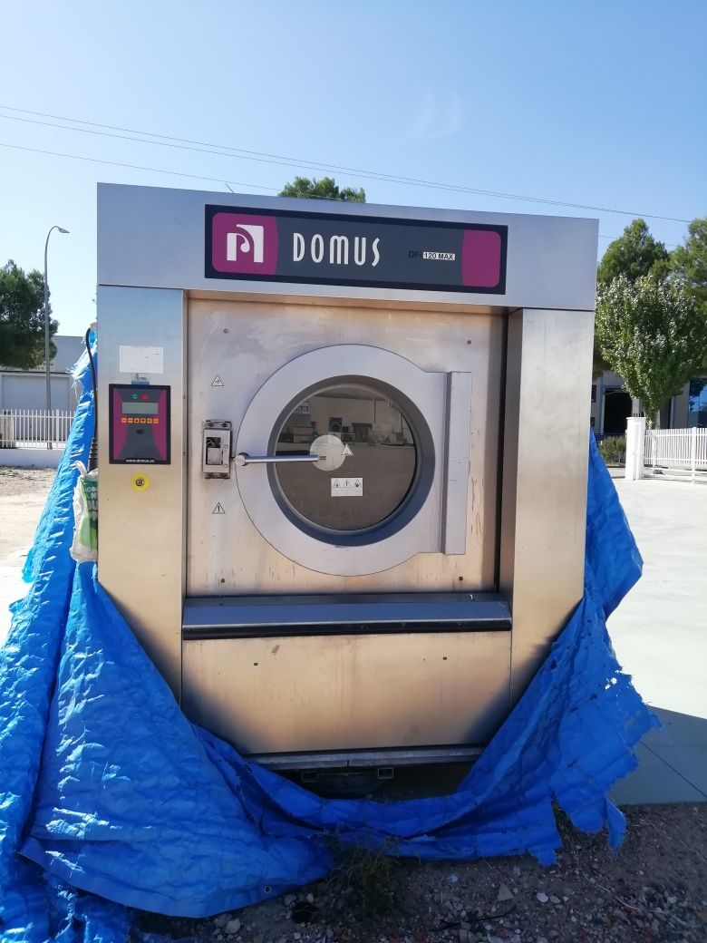 Oportunidade máquina de lavar roupa industrial 120kg