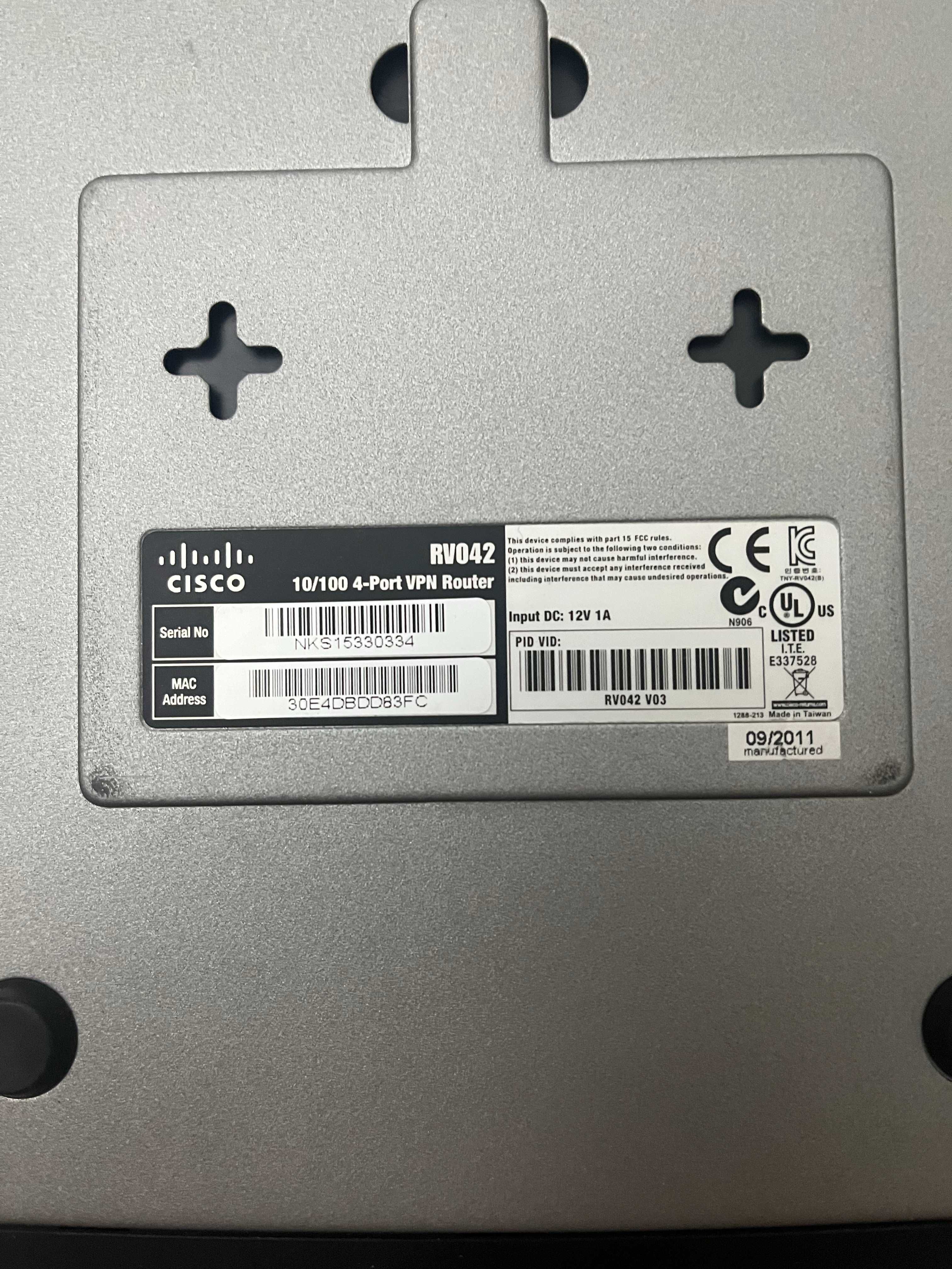 Cisco RV042 10/100 4-port VPN Router