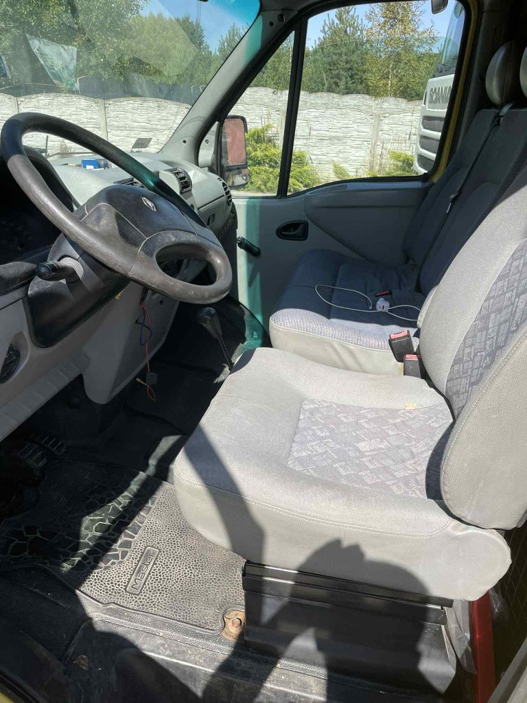 Renault Trafic bus