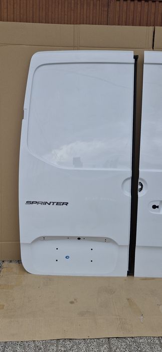 Porta tras Mercedes Sprinter (W907, 910). L2H1. 2018/2025.