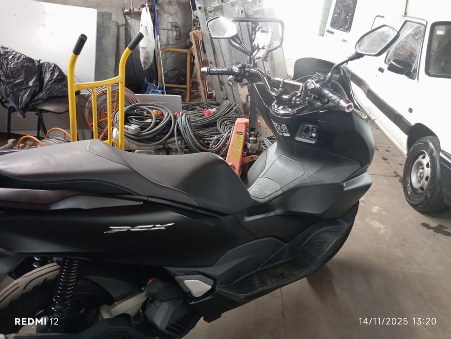 Vendo moto PCX 2022/2023  2.300€