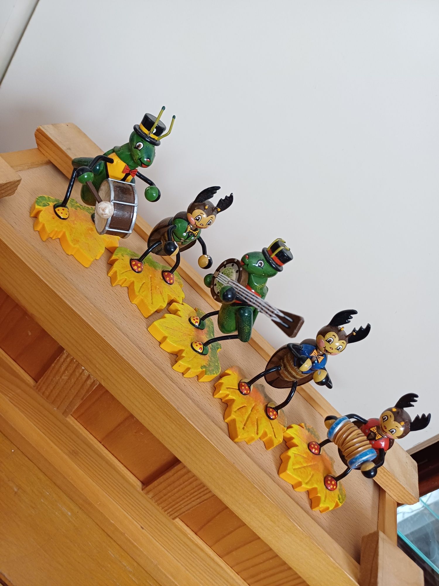 Hubrig drewniane figurki owady kolekcjonerskie retro orkiestra