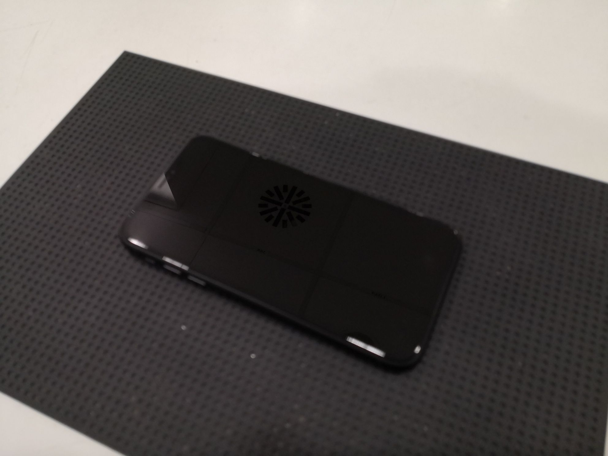ZADBANY Telefon Apple Iphone XR 64GB Czarny / Black DZIERŻONIÓW
