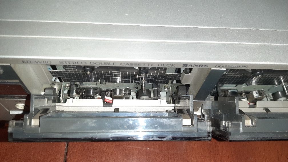 Magnetofon JVC KD-W110
