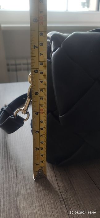 Torebka czarna Guess