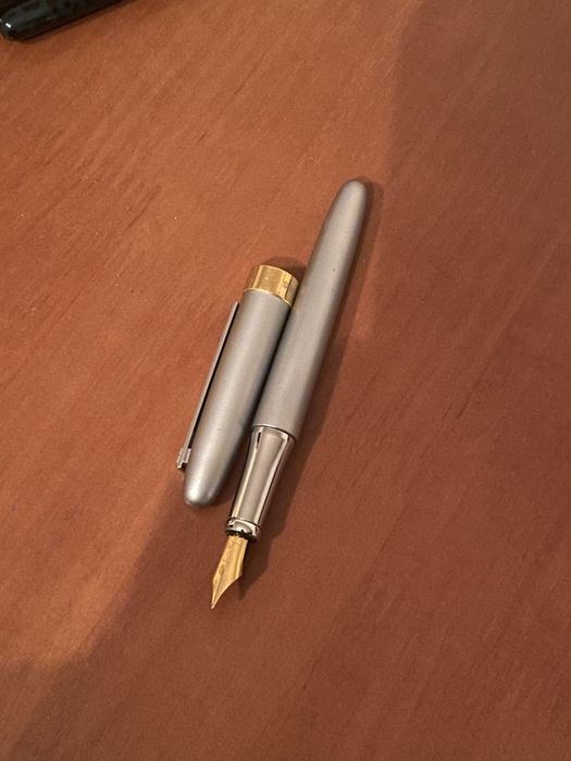 Перова ручка Yves Saint Laurent