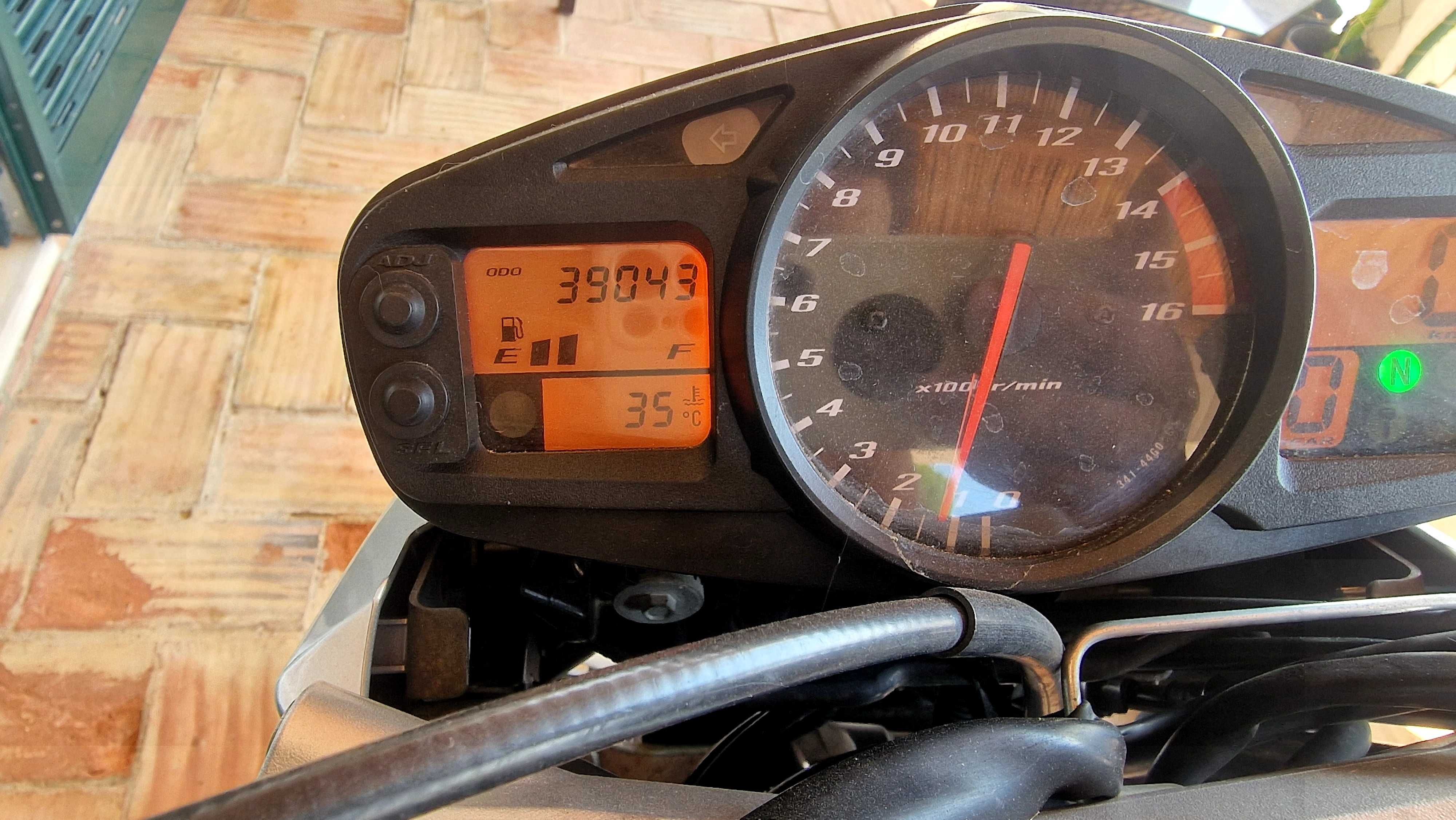 Suzuki gsr 600 95cv