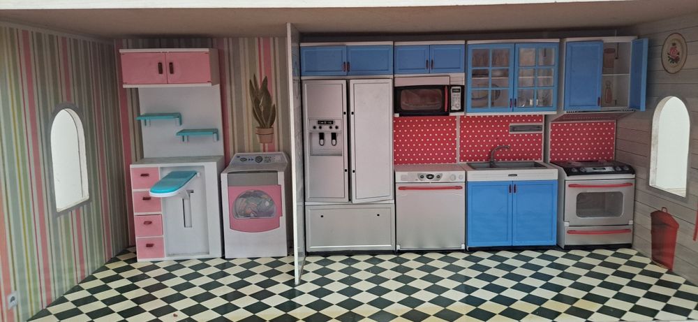 Casinha bonecas em madeira