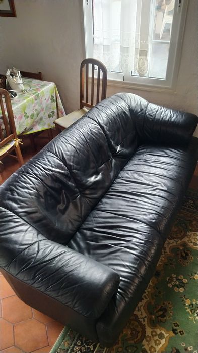 3 sofás em pele usados