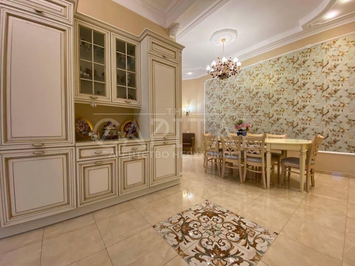 Продаж будинку з ремонтом 30 соток Гатне Києво-Святошинський район