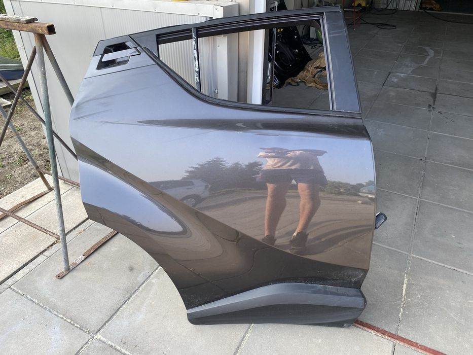 Drzwi Toyota CHR prawy tyl