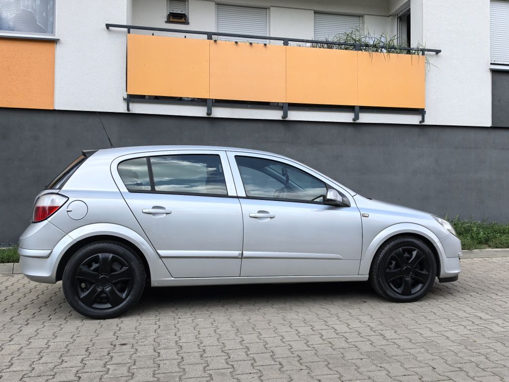 Astra III 2004* 1.6  Klima 5 Drzwi Pełny Bak Paliwa Sprawny z Usterką
