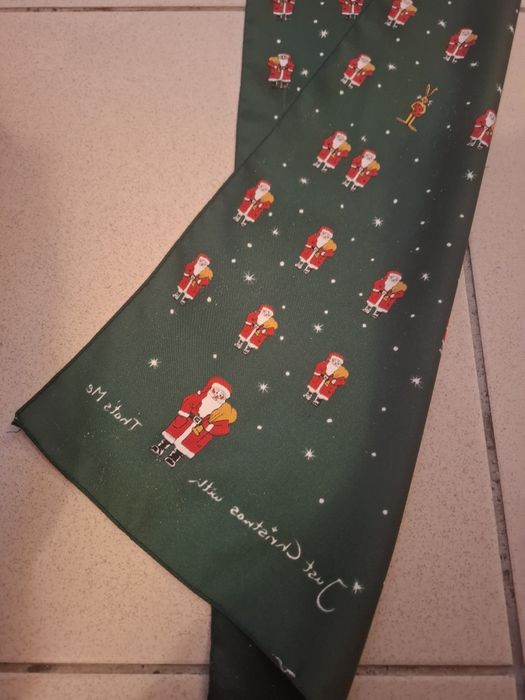 Szalik z świątecznym wzorem