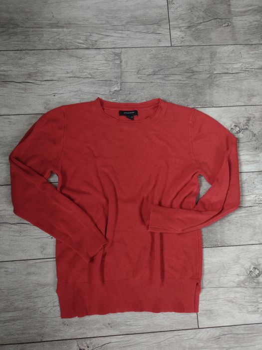 Czerwony dasmki sweter