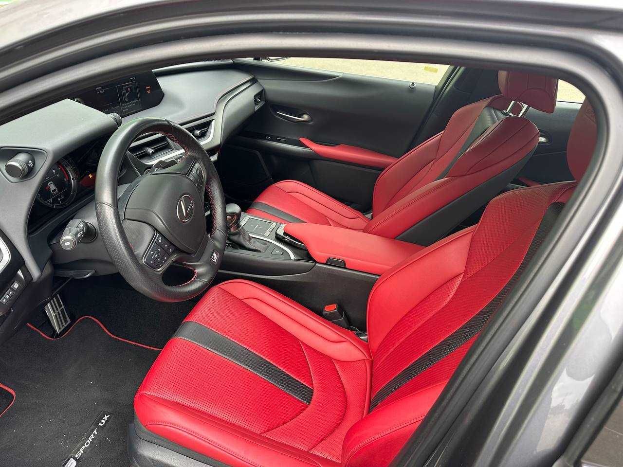 Lexus UX 2021 рік