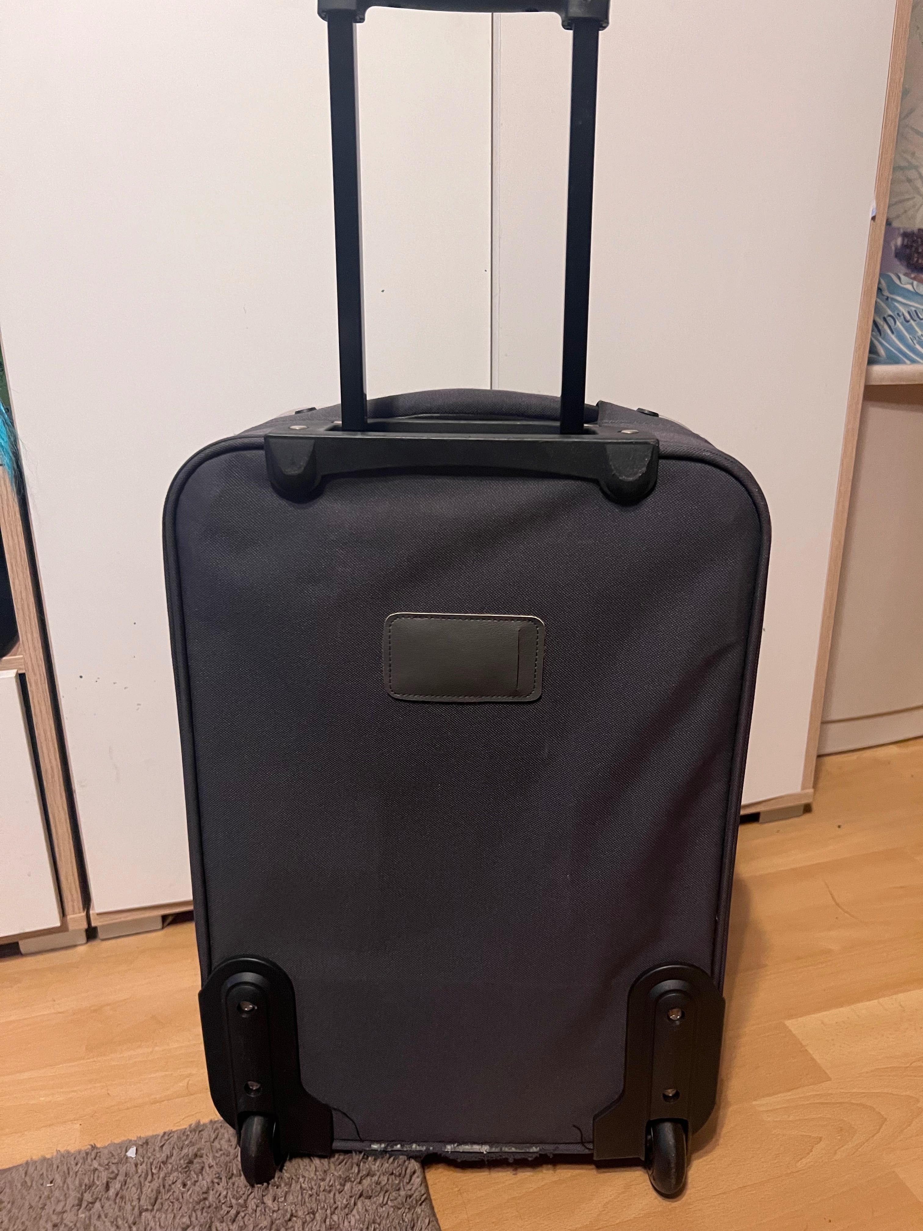 Walizka wys 50 cm szer 35 cm