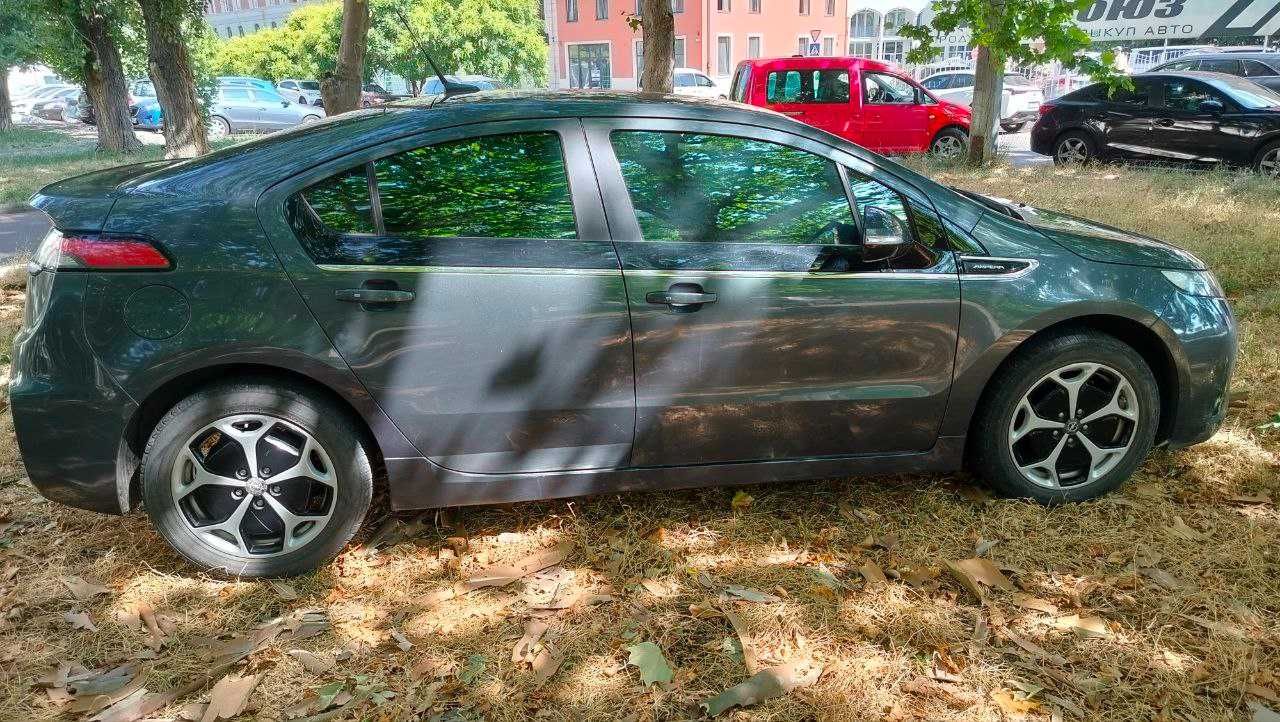 Opel Ampera PHEV 2012