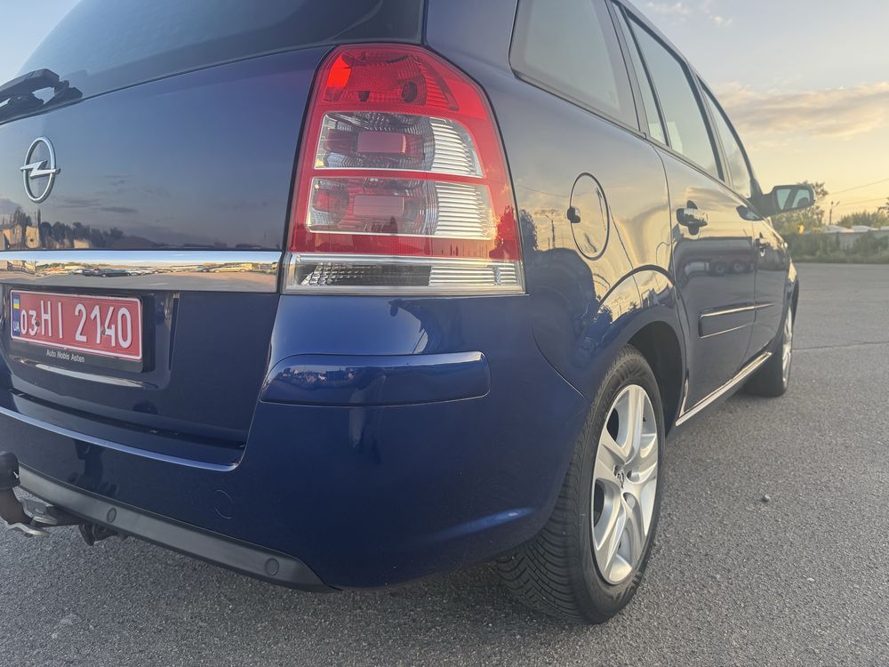 Opel Zafira 1,6 бензин 7 місць