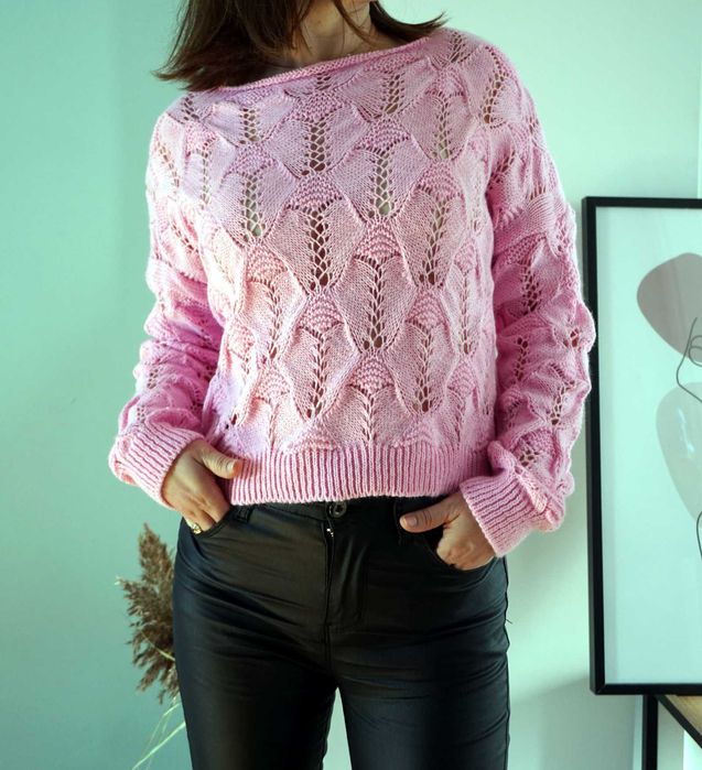 Miękki ażurowy sweter damski uniwersalny krótki