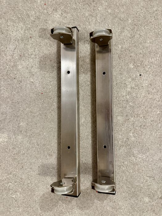 Estendal de parede Inox c/ 2 rodas