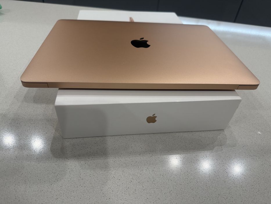 MacBook Air 13, 2019р. 8 gb, 256 gb