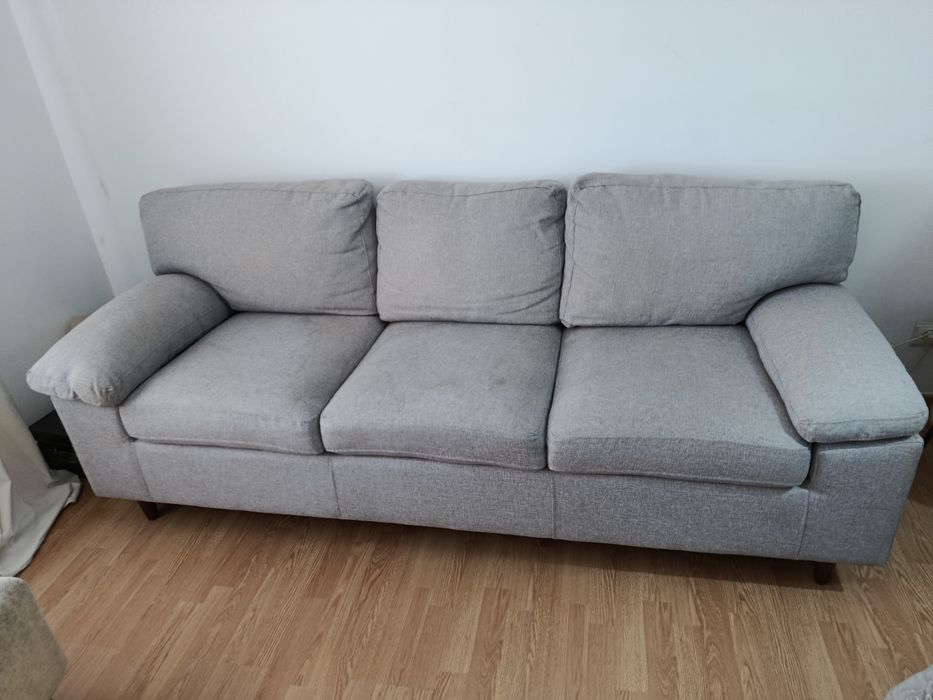 Sofá 3 lugares cinza claro
