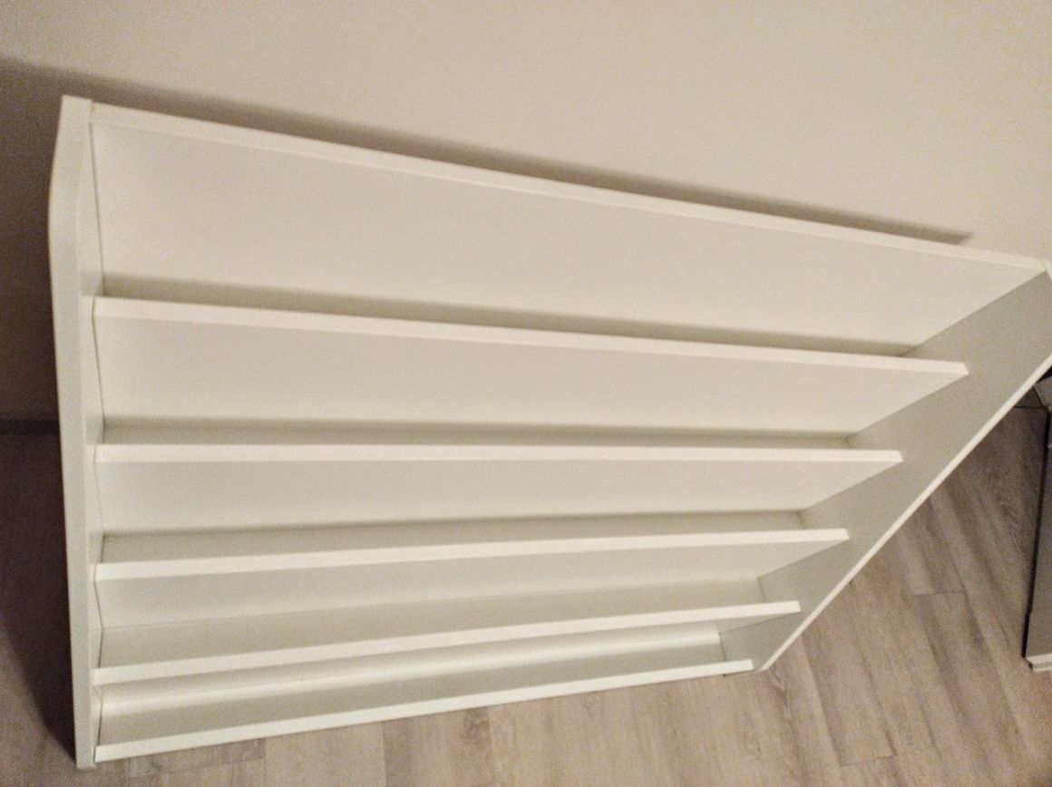Biblioteczka na książeczki