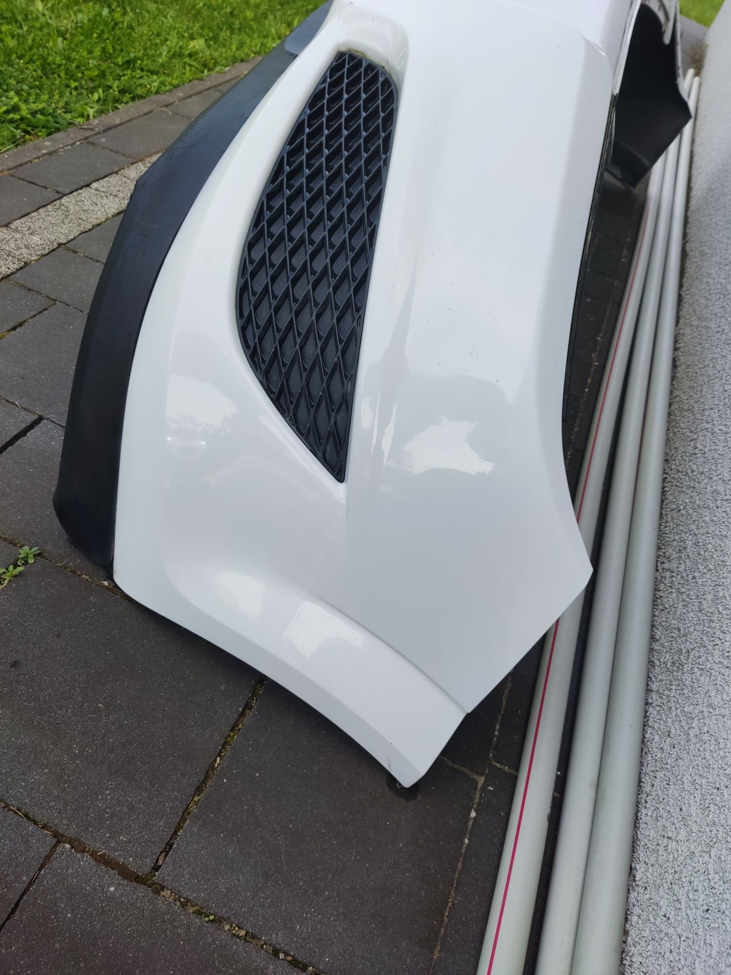 Zderzak przód przedni Opel Astra H kolor Z414