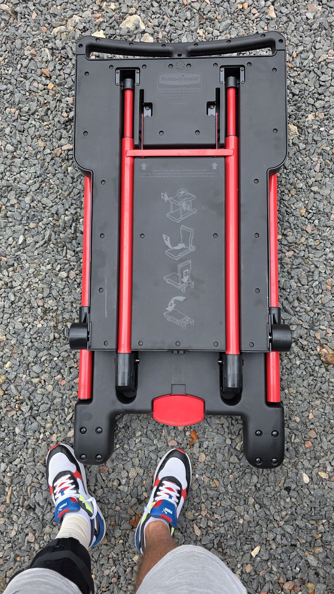 Професійний універсальний візок для вантажів Rubbermaid
