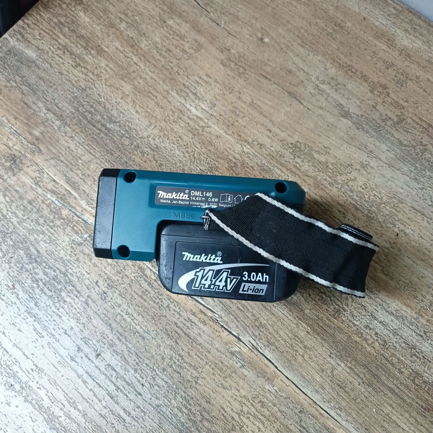 Makita Latarka LED DML 146+Bateria 3,0Ah 14,4v