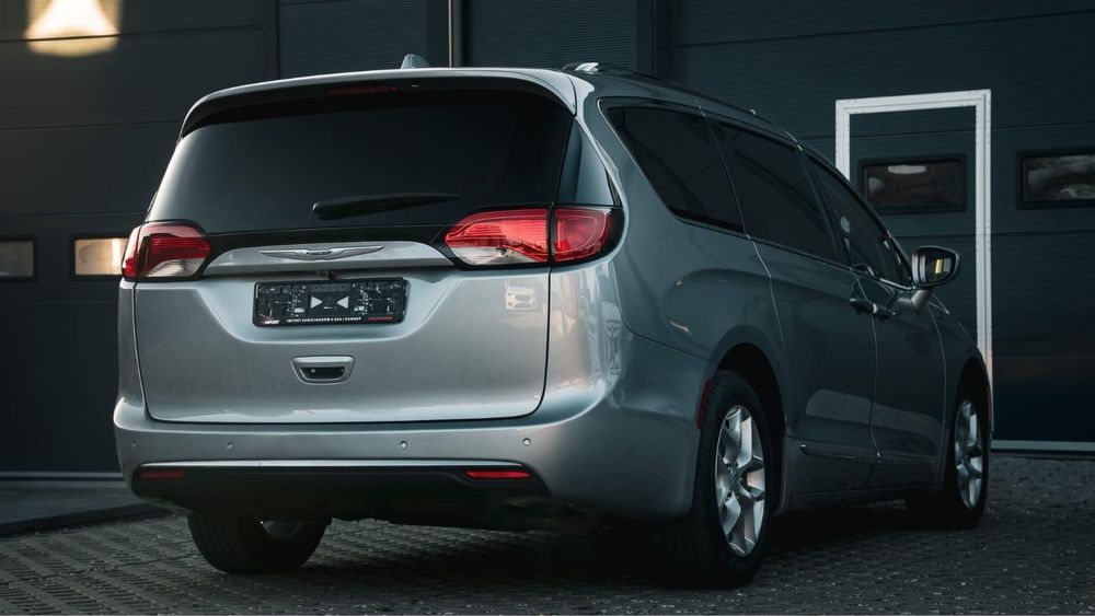 Wynajem Chrysler Pacifica, Volvo xc90 minivan automat bus suv 7osobowy