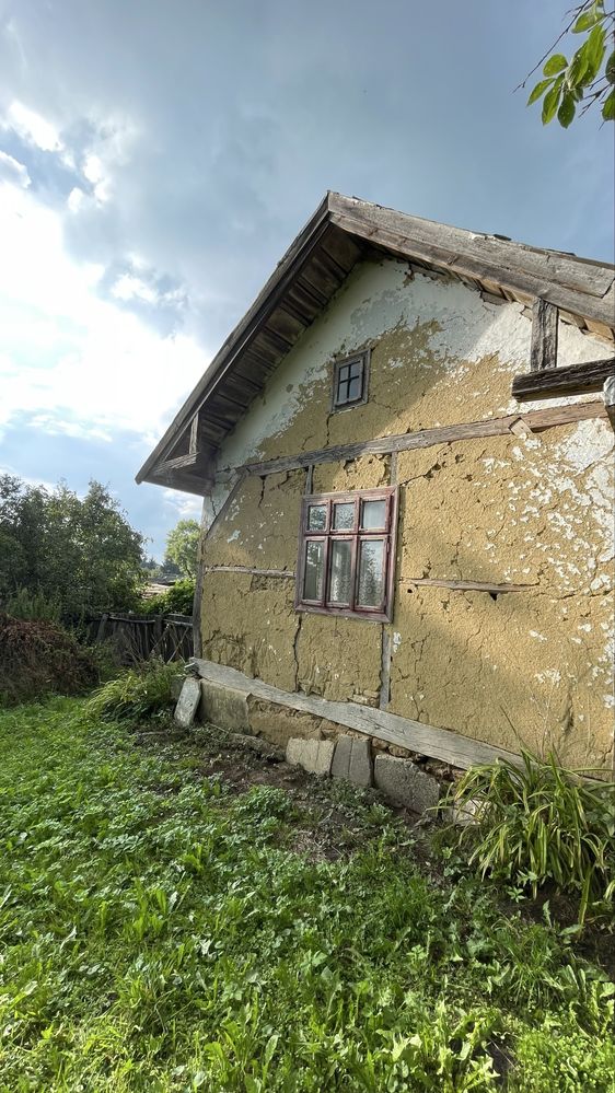 Продається будинок з ділянкою у с. Баківці