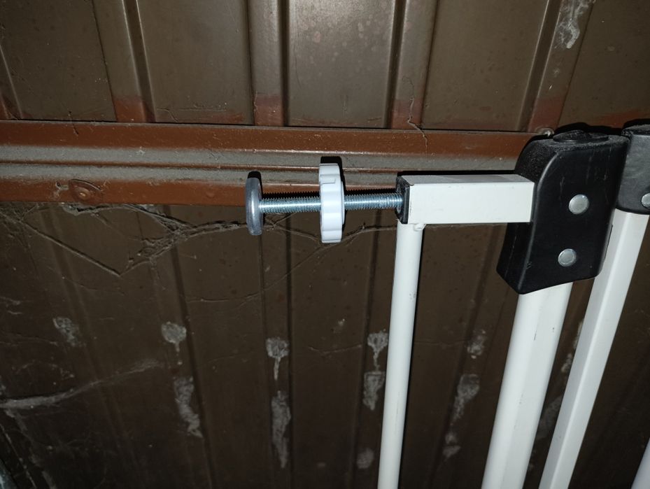 Bramka barierka zabezpieczająca rozporowa metalowa