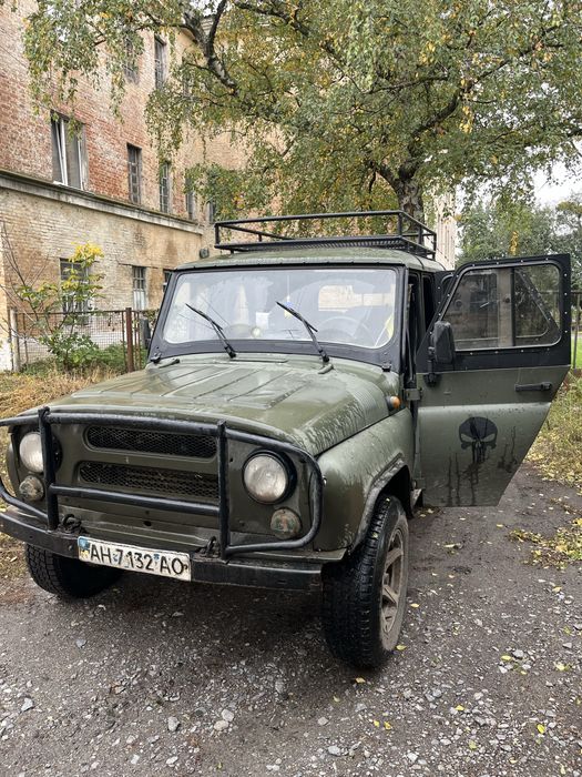 Уаз Hunter。