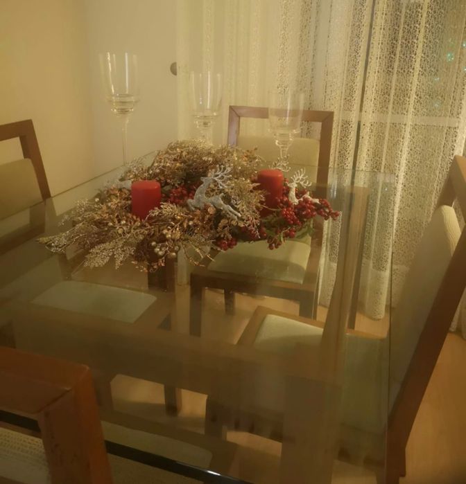 Sala completa em madeira de cerejeira - Mesa vidro, aparador, sofá e +