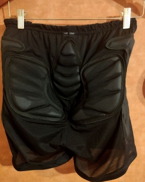 Шорты  защитные на продажу