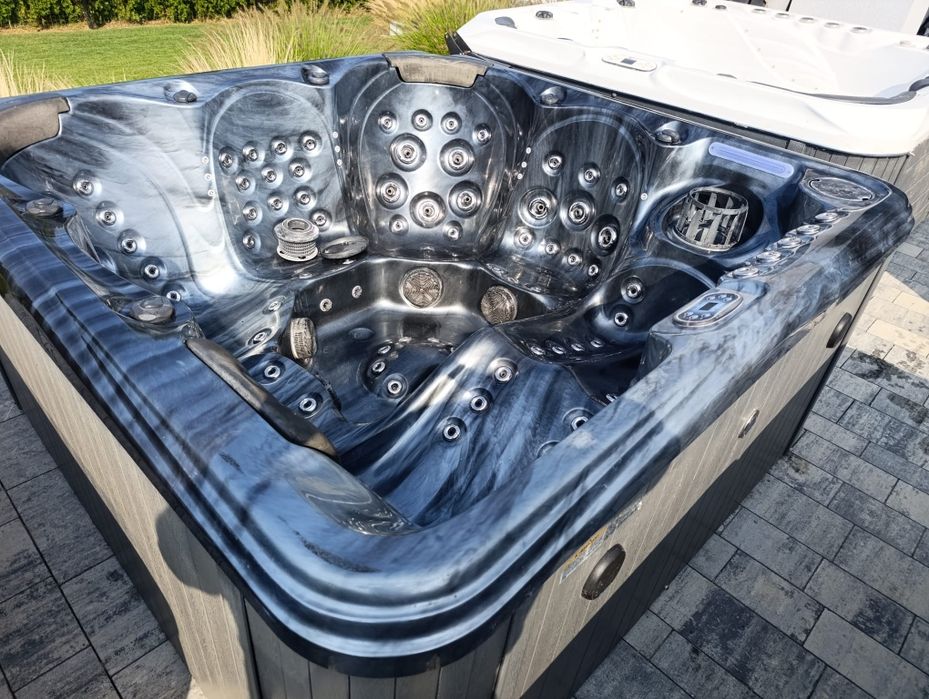 Basen bania jacuzzi blueware spa