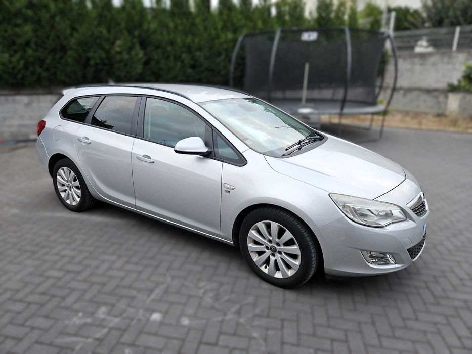 Opel Astra J Sports Tourer 1.7 CDTI (110cv) (versão 150 ADAM) (2012)