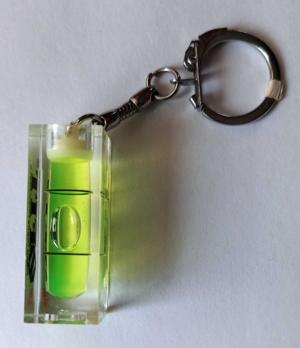 Brelok z mini poziomicą Nowy