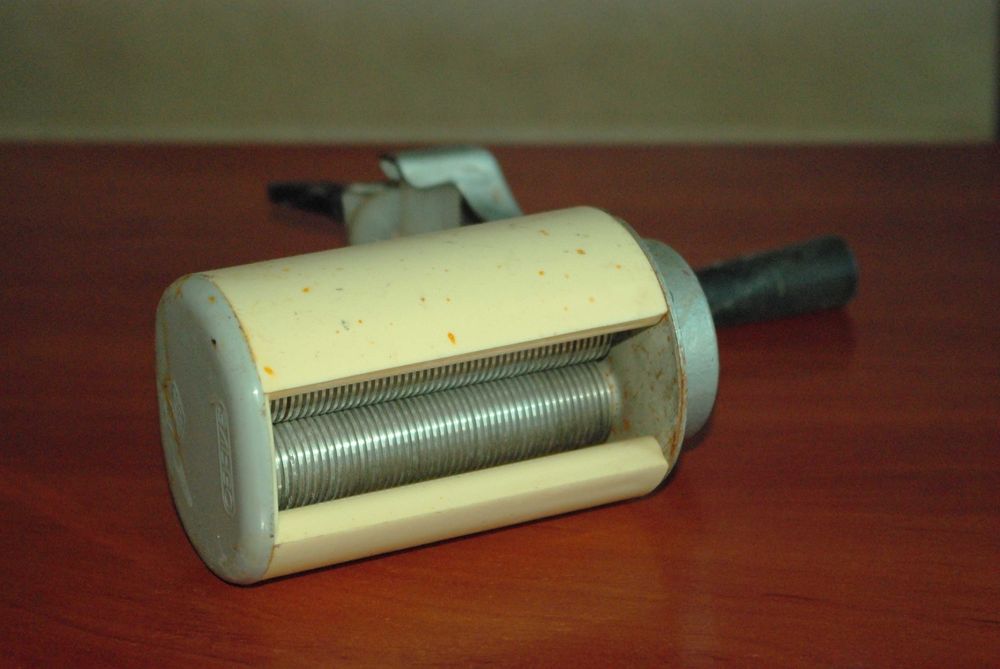 Мясорубка соковыжималка машинка для лапши