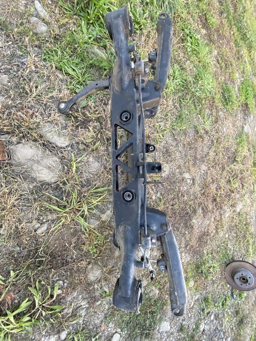 Підрамник задній бмв е38