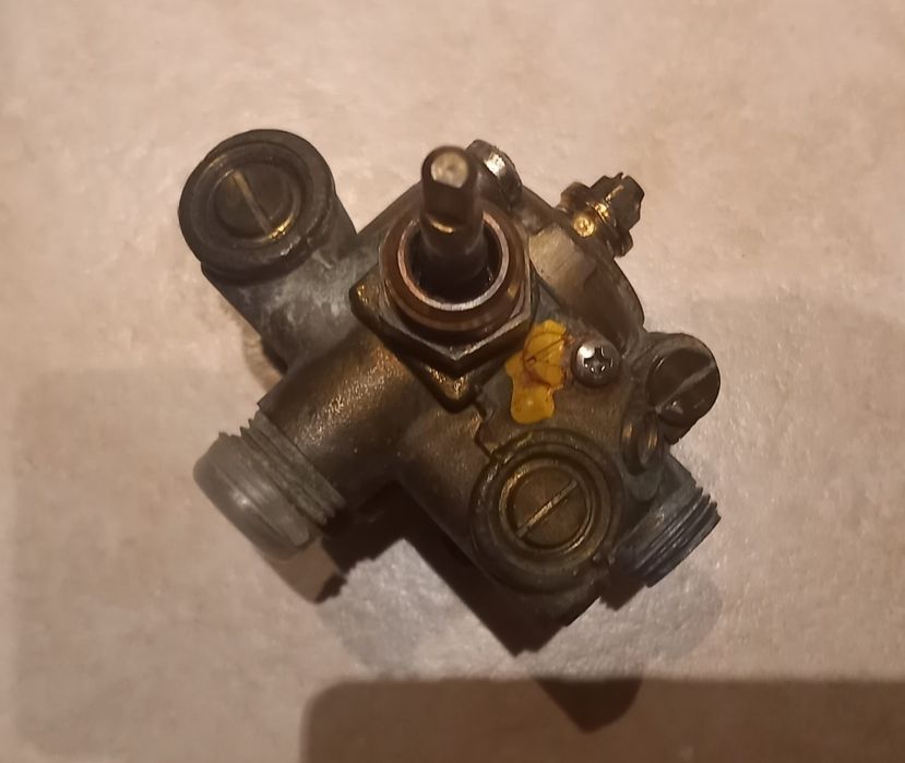 Mosiężny zespół wodny Junkers-WR 275 -1 KP