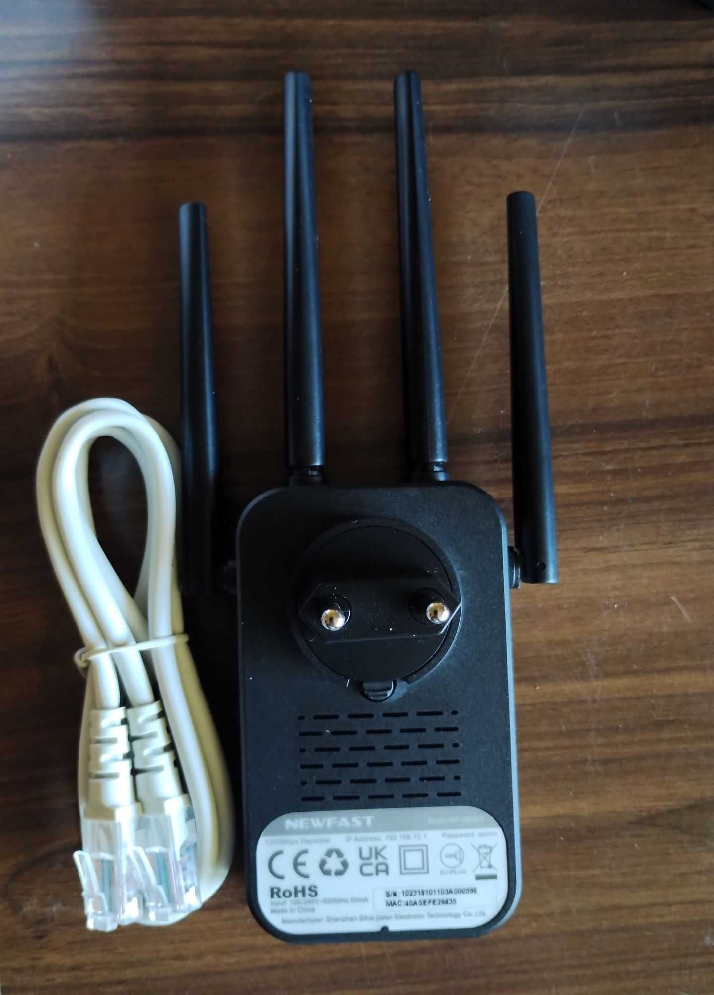 Wzmacniacz sygnału Wi-Fi NEWFAST NF-RE523 LSD 1200Mbps 4 anteny