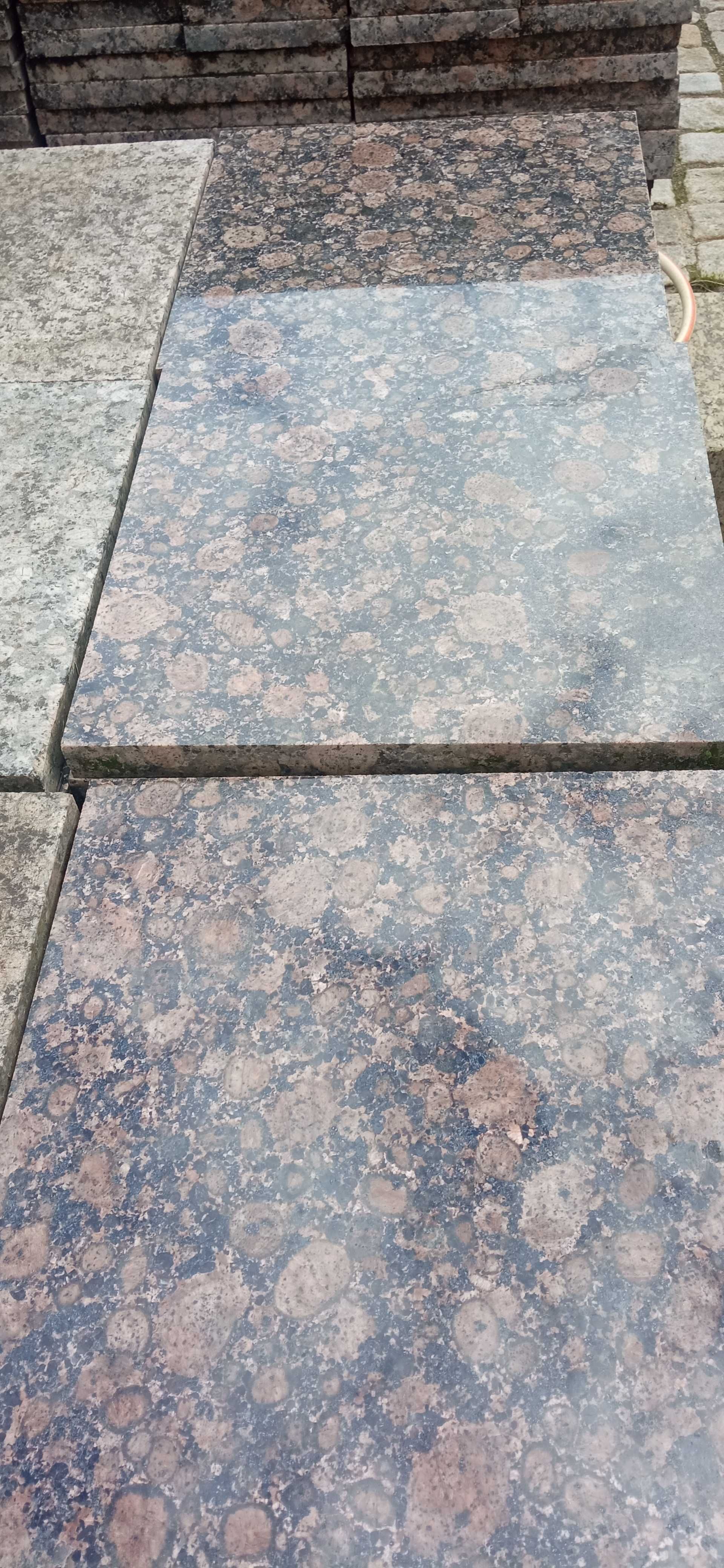 Granito Marron Baltanico