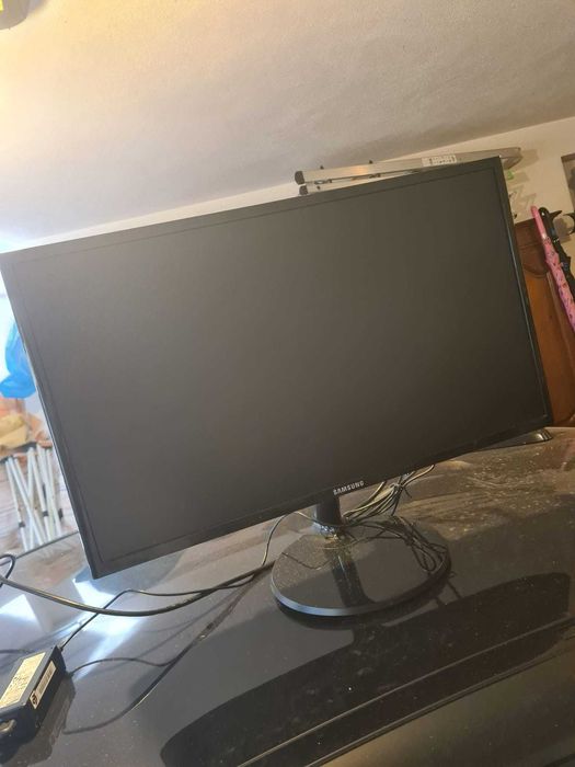 Monitor Samsung LS24F350FHUXEN 24" LED