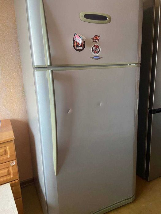 Холодильник  Reinford не працює