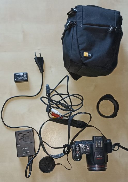 Panasonic Lumix FZ100 + bolsa case logic