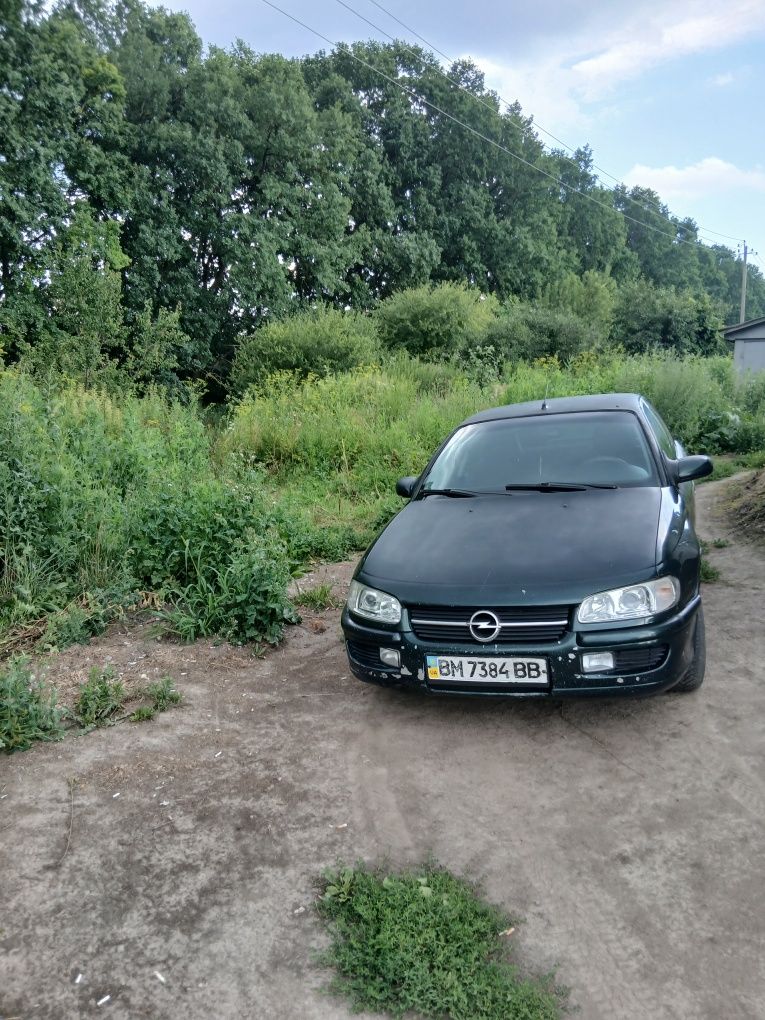 Продам авто по тех паспорту на ходу можливий не великий торг біля капо