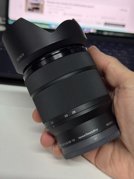 Об'єктив Sony FE 28 - 70 F 3.5 - 5.6 OSS гарний стан